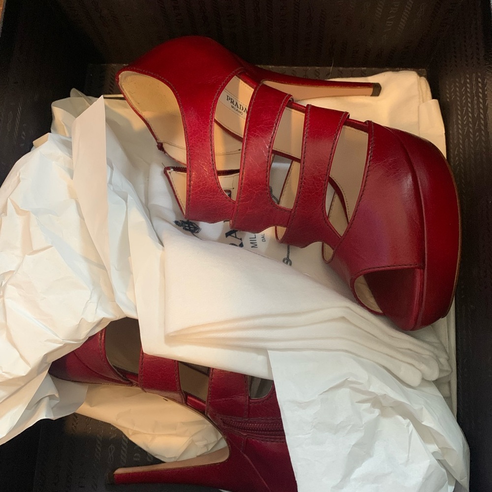 Prada red heel 7/37